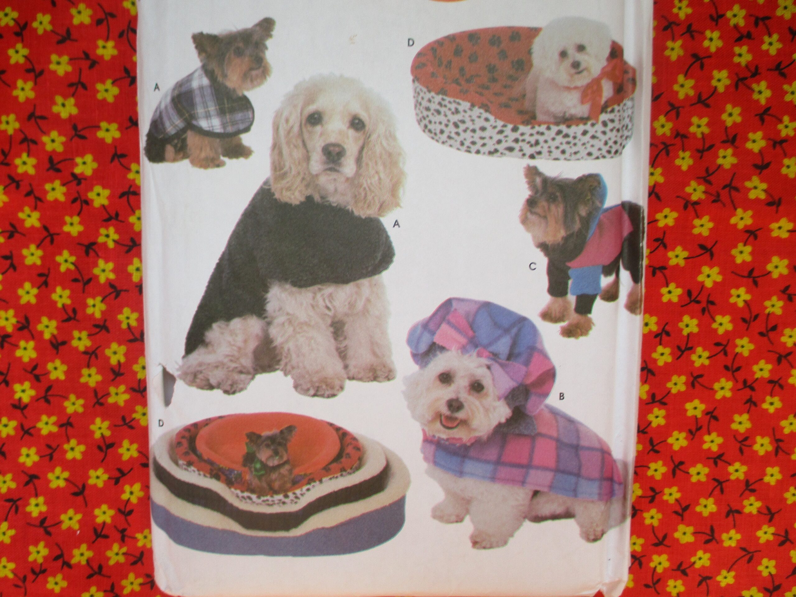 1990S Sewing Pattern Simplicity 8928 Dog Coat in Three Sizes & Dog Bed Covers Four Uncut